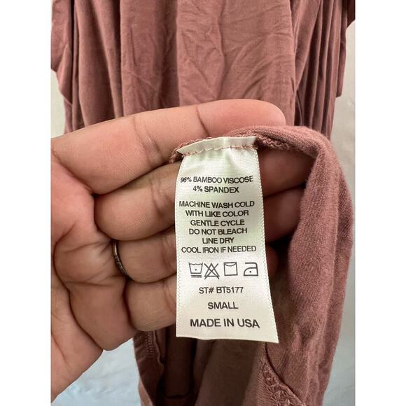 Magnolia South Cold Shoulder Mauve Top Size Small - Picture 2 of 4